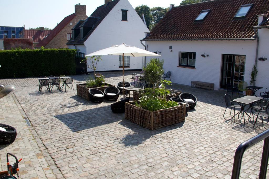 Hotel Het Oud Gemeentehuis Damme Exterior photo