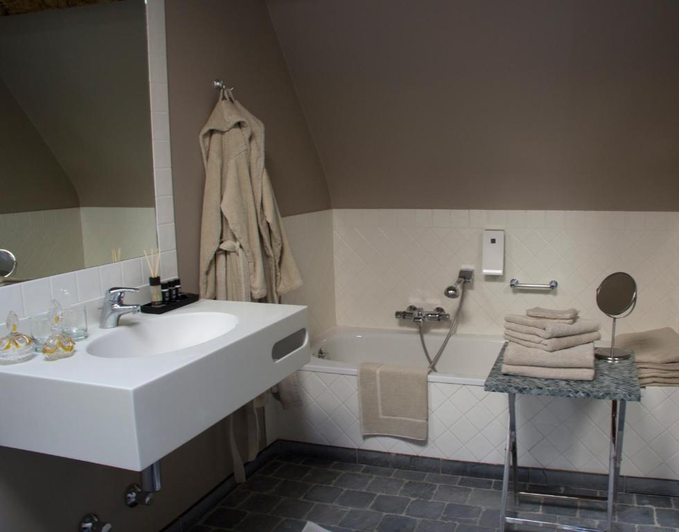 Hotel Het Oud Gemeentehuis Damme Room photo